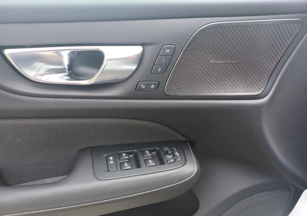 Volvo V60 Cross Country cena 262800 przebieg: 7, rok produkcji 2024 z Biały Bór małe 67